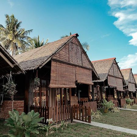 Nipoh Beach Cottage Kijal Dış mekan fotoğraf