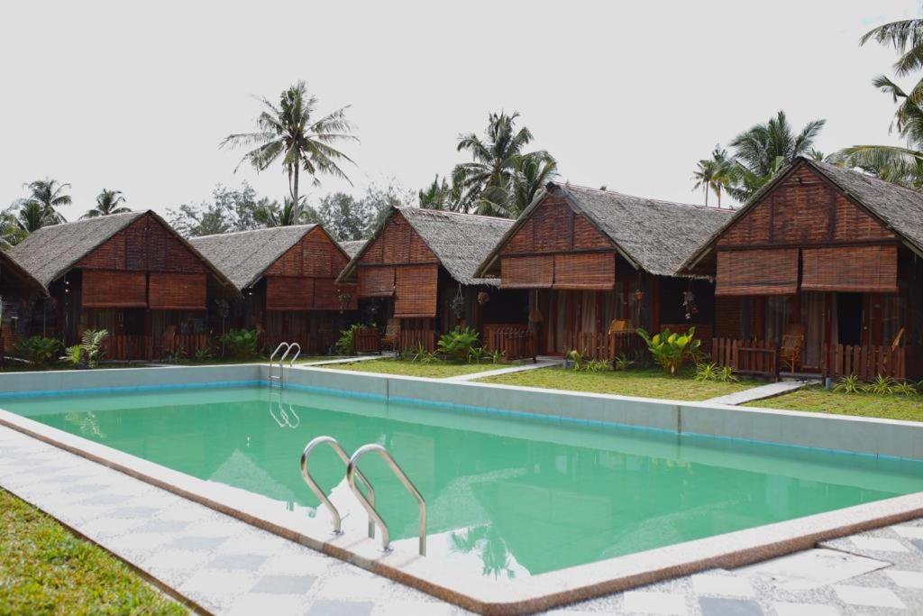 Nipoh Beach Cottage Kijal Dış mekan fotoğraf